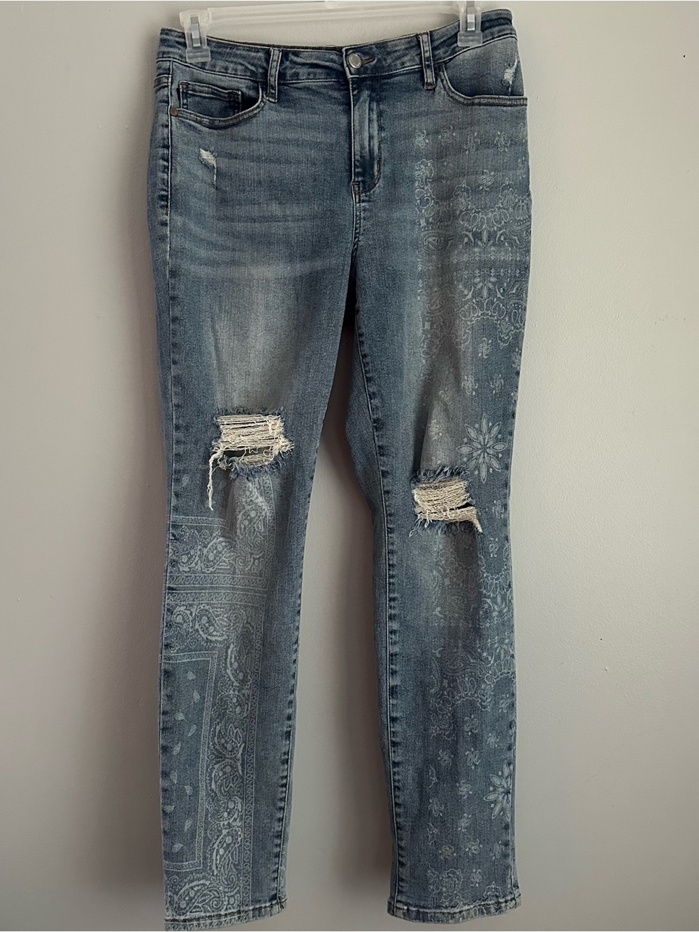 Womens Judy Blue 11/30 Distressed Skinny Jeans boyfriend bandana Paisley Print